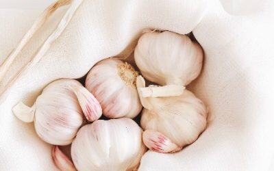 10 Foods to Help Balance Your Hormones (and fix those pesky symptoms!)